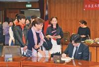 【66校慶】臺灣第三位直木賞得主東山彰良 日評審：《流》20 年來難得傑作