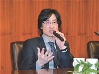 【66校慶】臺灣第三位直木賞得主東山彰良 日評審：《流》20 年來難得傑作