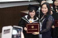 統計系自辦畢典歡送滿溫馨