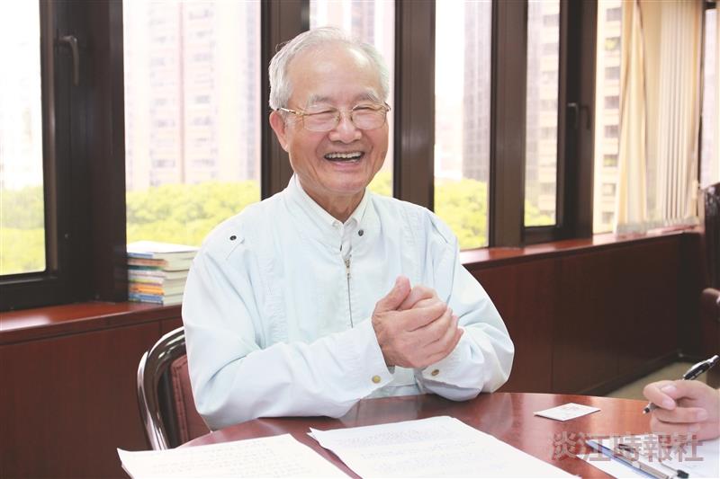 國貿系（今國企系）校友 臺灣永光化學工業榮譽董事長陳定川 陶養品行 培育專業力