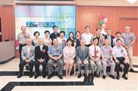 人資處於6月14日在覺生國際會議廳舉辦「104學年度第2學期榮退同仁歡送茶會」。本次榮退教職員共28位，其中14位出席歡送茶會，校長張家宜與3位副校長、退休聯誼會理事長林雲山等人出席，逾百人到場獻上祝福。