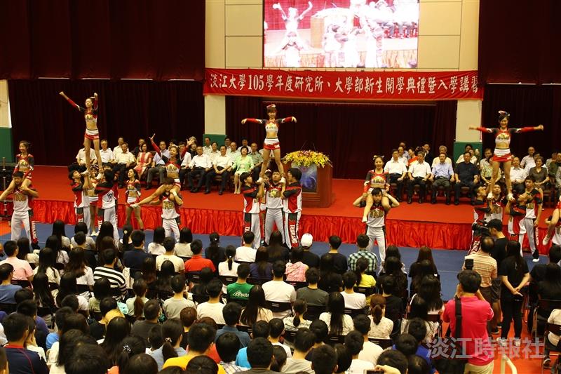 淡江傳統 登坡迎開學 浩浩淡江新鮮人 大學生活GO
