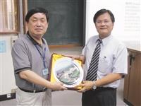 國際研究學院／中國大陸研究所所長郭建中