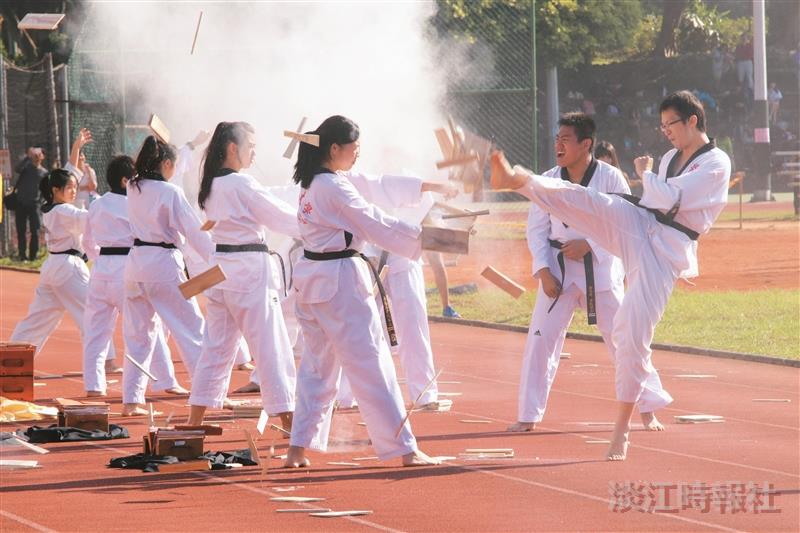 建校66週年生日快樂 淡江六六 燦爛九九