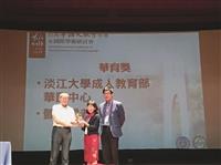 王伯昌 鄧翠雲 服務教學熱忱獲獎