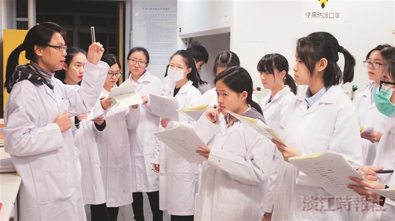 化學系聖心女中合辦科學營
