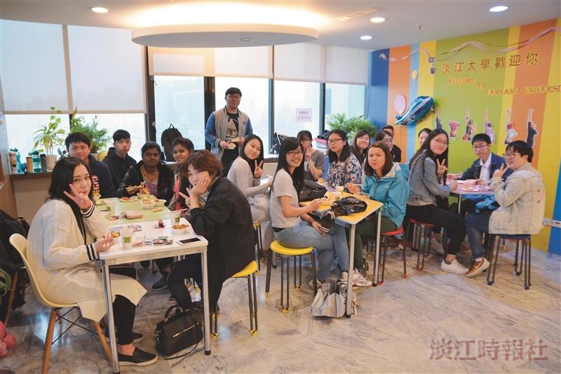 境外新生迎開學　美食交流零距離