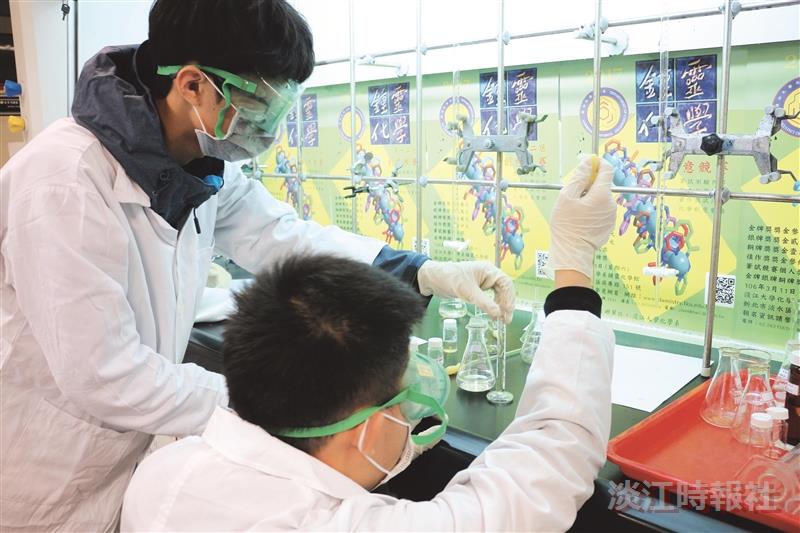 372高中生拚戰鍾靈化學賽