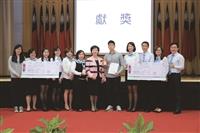 105學年度全面品質管理研習會特刊：獻獎－夢圈甜甜圈獲銀銅塔獎