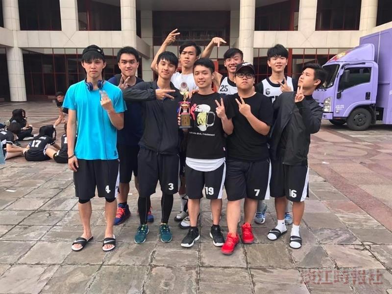 德文系萊茵盃獲佳績 男籃冠軍二連霸