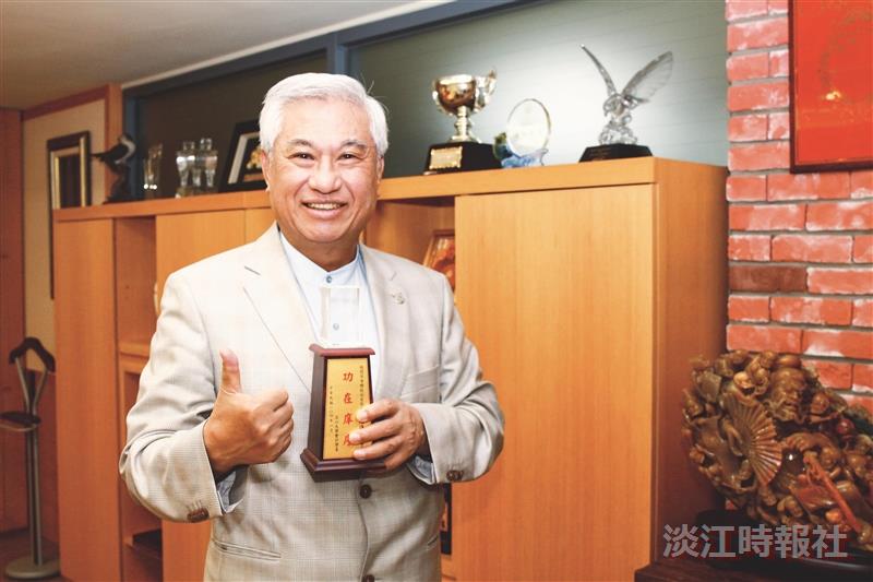 穩懋半導體董事長　陳進財回饋母校共育會計人才