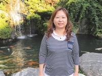 產經系主任洪小文