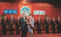 張校長獲頒傑出校長