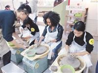 國際大使團領生探索台北