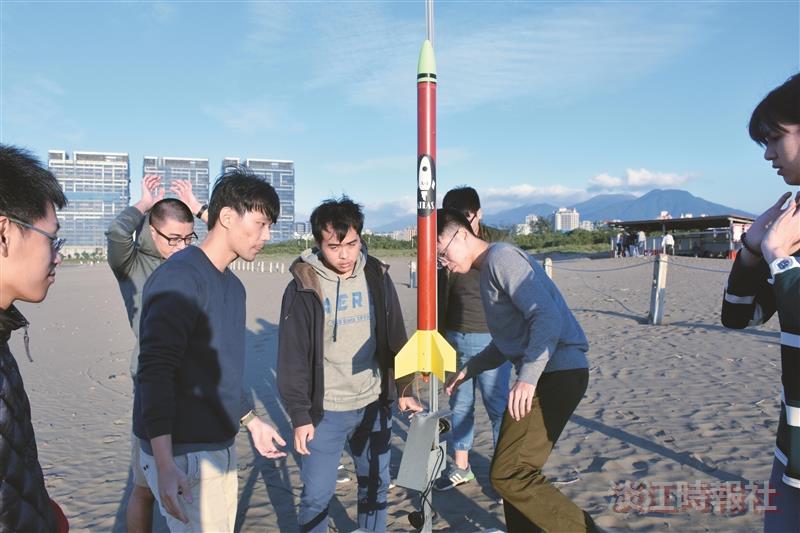 航太系二度成功試射火箭