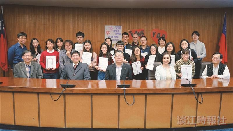 英文系翻轉討論室今成果發表