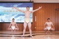 10度低溫見力與美 日本博多高中表演相撲