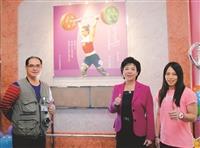 郭婞淳手模揭幕 見證世大運舉重破世界紀錄