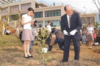 張建邦創辦人與淡江波段發展特刊