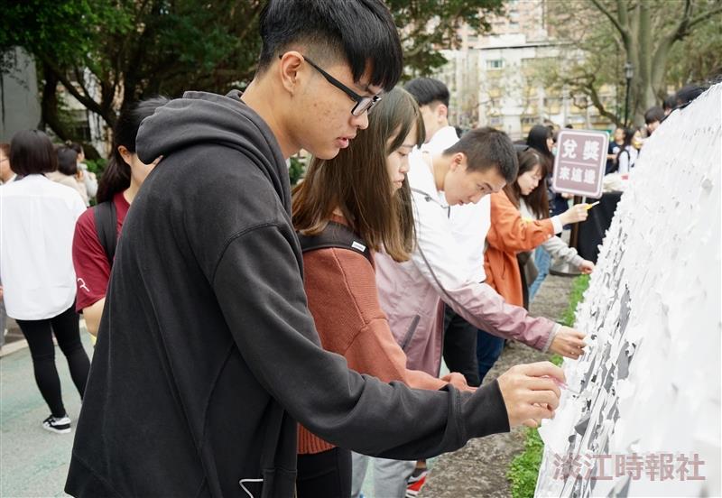 資傳系快閃宣傳畢展
