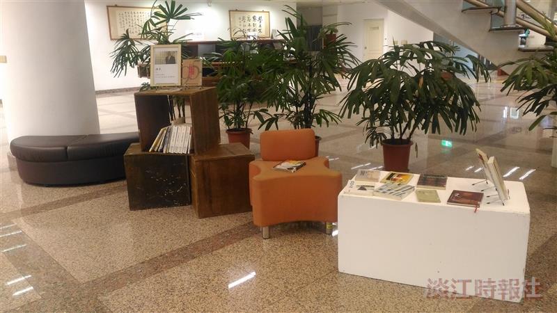 緬懷洛夫圖書館展出