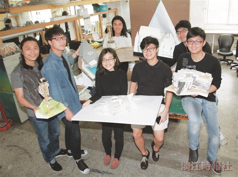 學系說明會 52系展特色