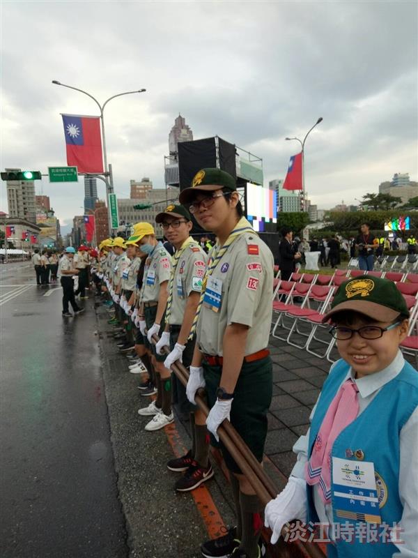 童軍團前進國慶服務