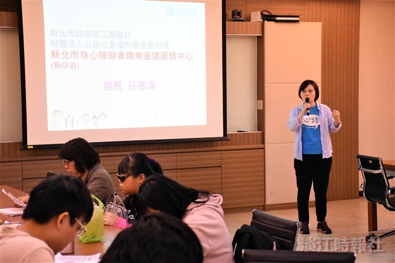 視障資源中心助學生就業轉銜