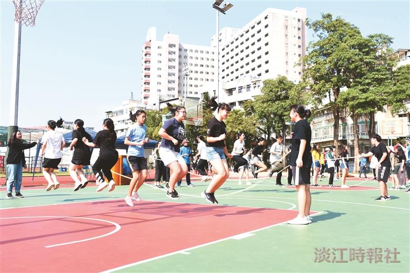 運動會熱鬧滾滾 群英揮汗爭勝