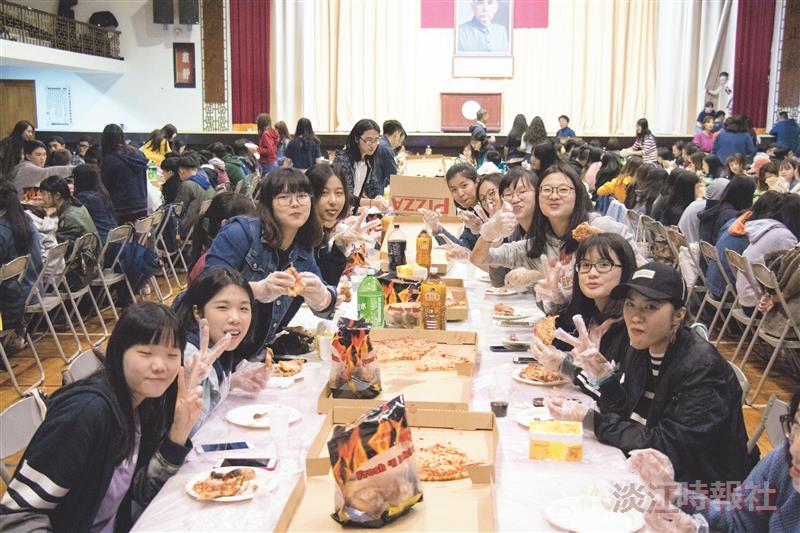 英文系辦感恩節活動300師生共襄盛舉