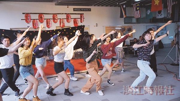蘭陽校園以三全特色歡慶園遊會