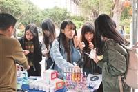 彩妝週玩時尚二手衣夯環保