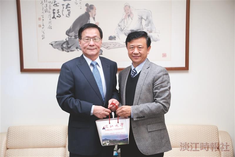 物理系熊貓講座邀請到西安大略大學教授孫學良演講