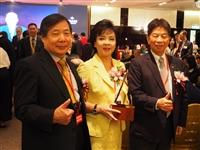 張董事長獲國家品質獎肯定 蔡總統親頒卓越經營獎