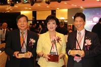 張董事長獲國家品質獎肯定 蔡總統親頒卓越經營獎