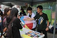 文化週：海報街擺攤與黑天鵝展覽