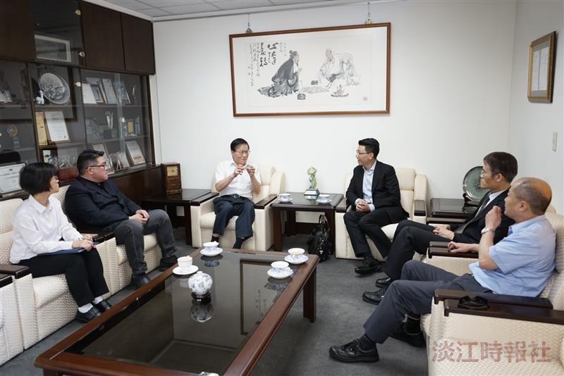 微軟專家技術部總經理胡德民來校拜訪校長