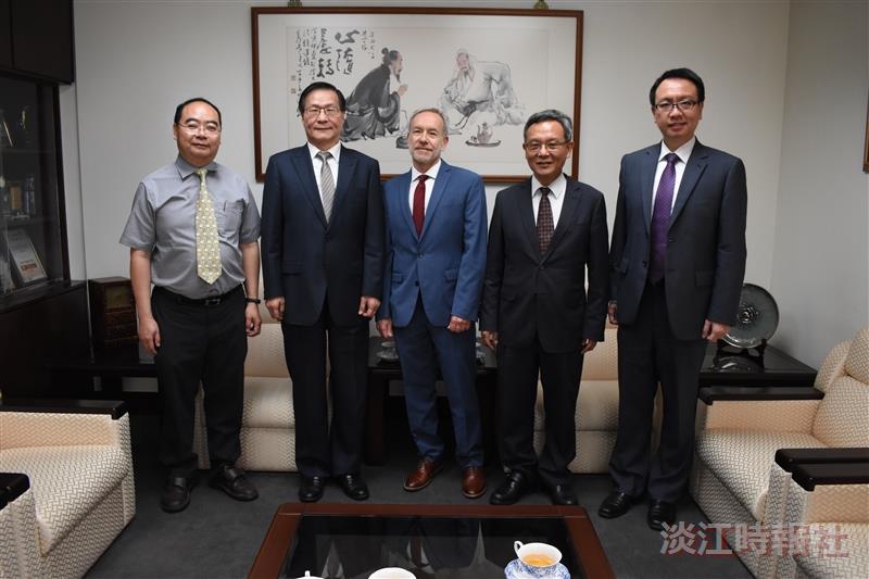 國際學院熊貓講座