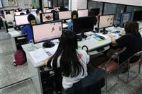 書法研究室舉辦文錙盃學生e筆書法比賽。