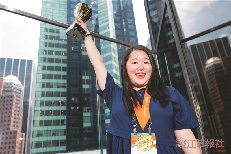 資管四王莉婷勇奪2019MOS世界冠軍