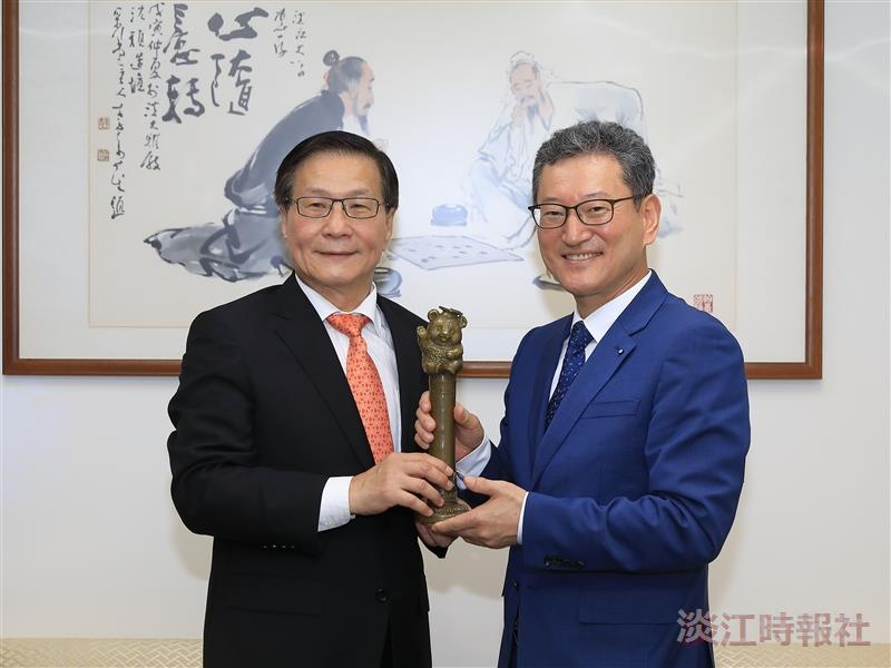 熊貓講者 Dr. Yong Jin Kim 拜訪校長＆董事長