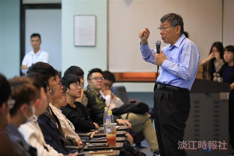 學生會、公行系主辦青年震盪演座：柯文哲談「青年創業」