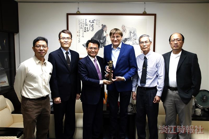 數學系熊貓講者Professor Benoit Perthame拜會行程