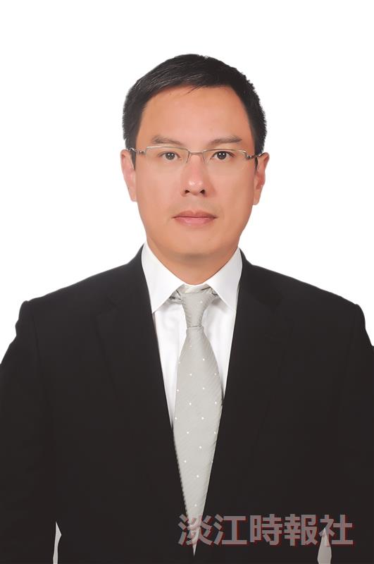 第33屆金鷹獎得主 台泥總經理 企管系校友李鐘培