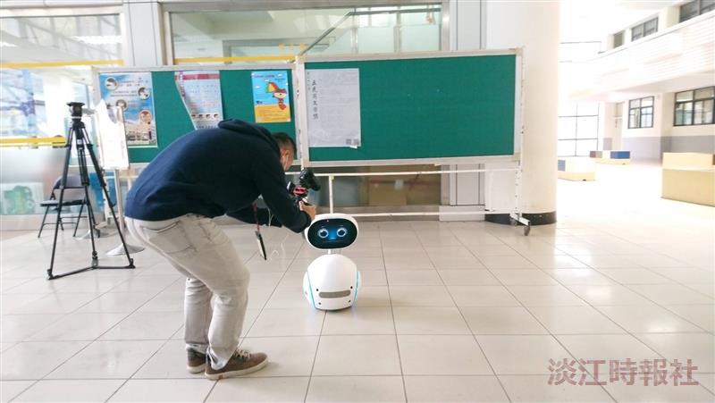 淡大工學院防疫添能量 資工「TKU Thermo」APP量體溫 航太無人機助宣導