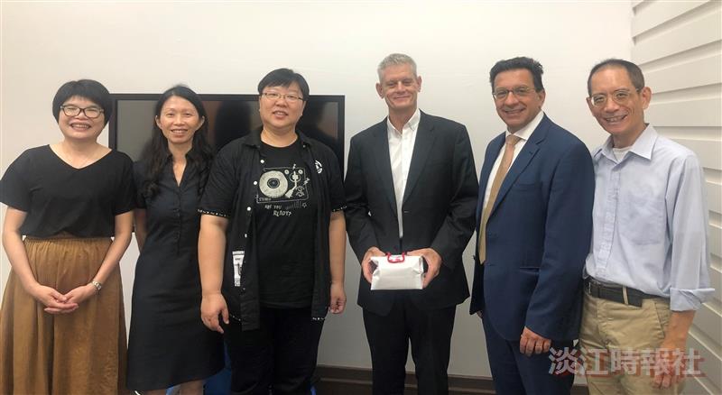 經濟系率團訪澳洲姊妹校 探視本校生