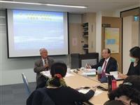 教育部前政務次長楊國賜說明「高等教育的藍海策略」