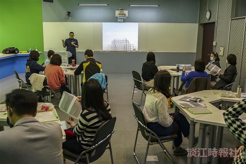 教發組「鷹架理論融入CLIL: 小工具大用途」教科系教授顧大維分享