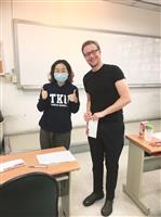 華語中心發口罩