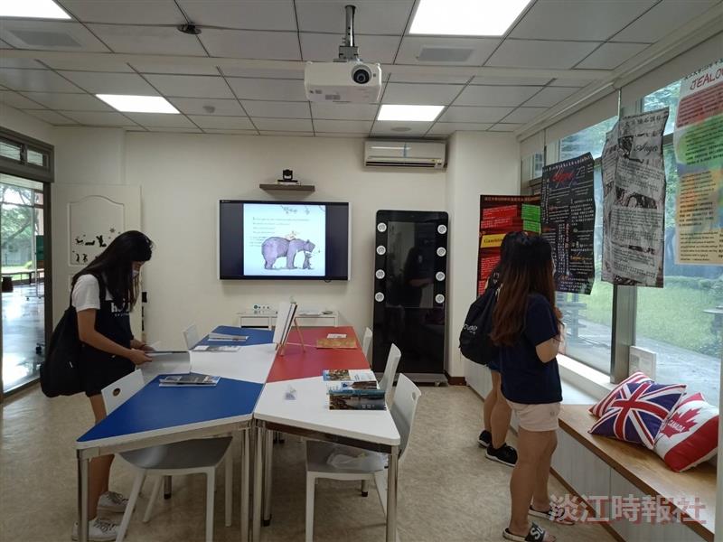 108學年度英文系頂石課程成果展